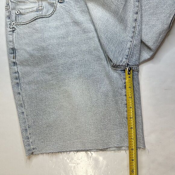 Torrid Shorts 20 Bermuda Relaxed Midrise Wild West Blue Denim Button Fly NEW - Picture 6 of 9